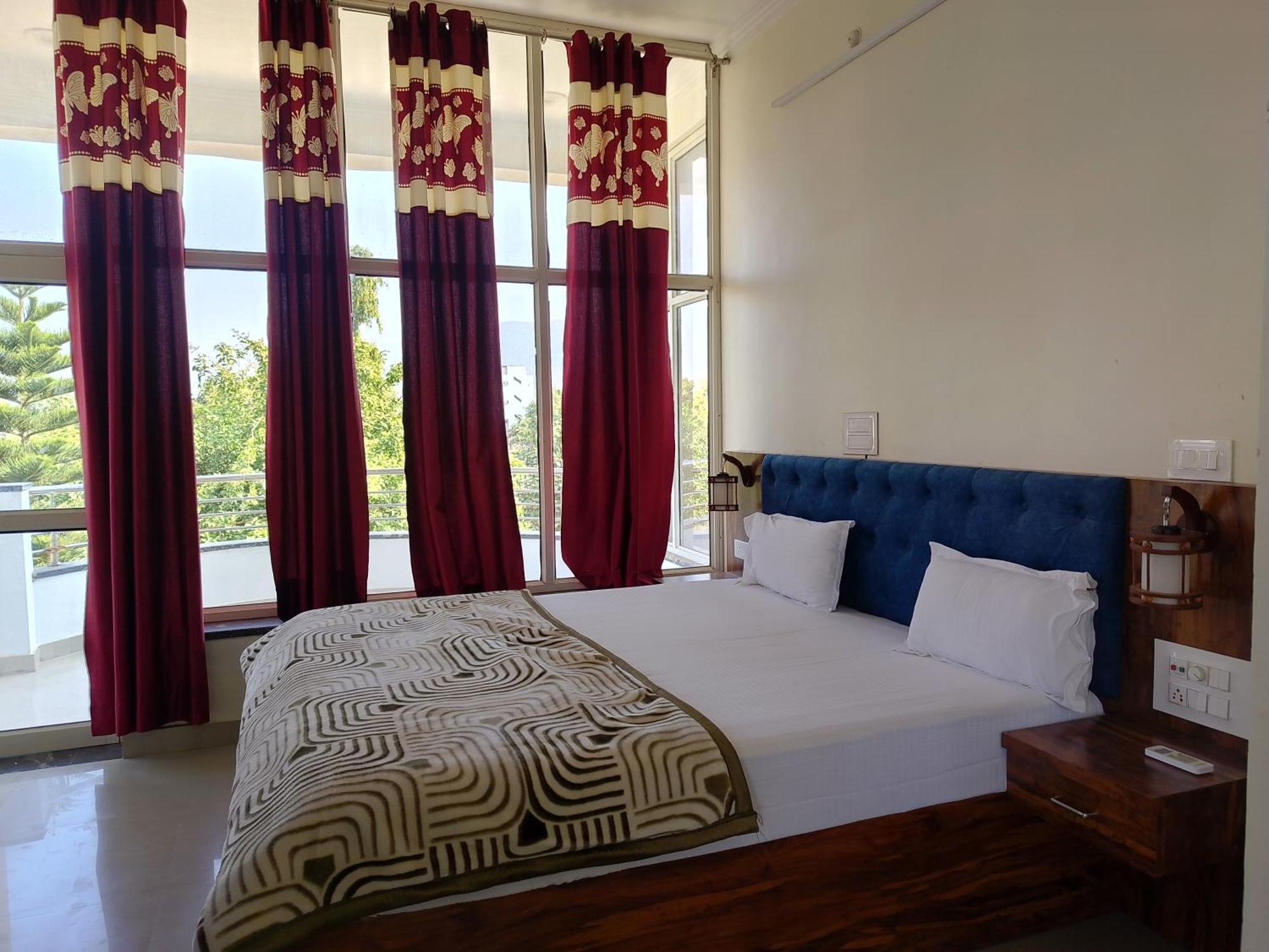 Hotel Divine Palace Pushkar Eksteriør billede